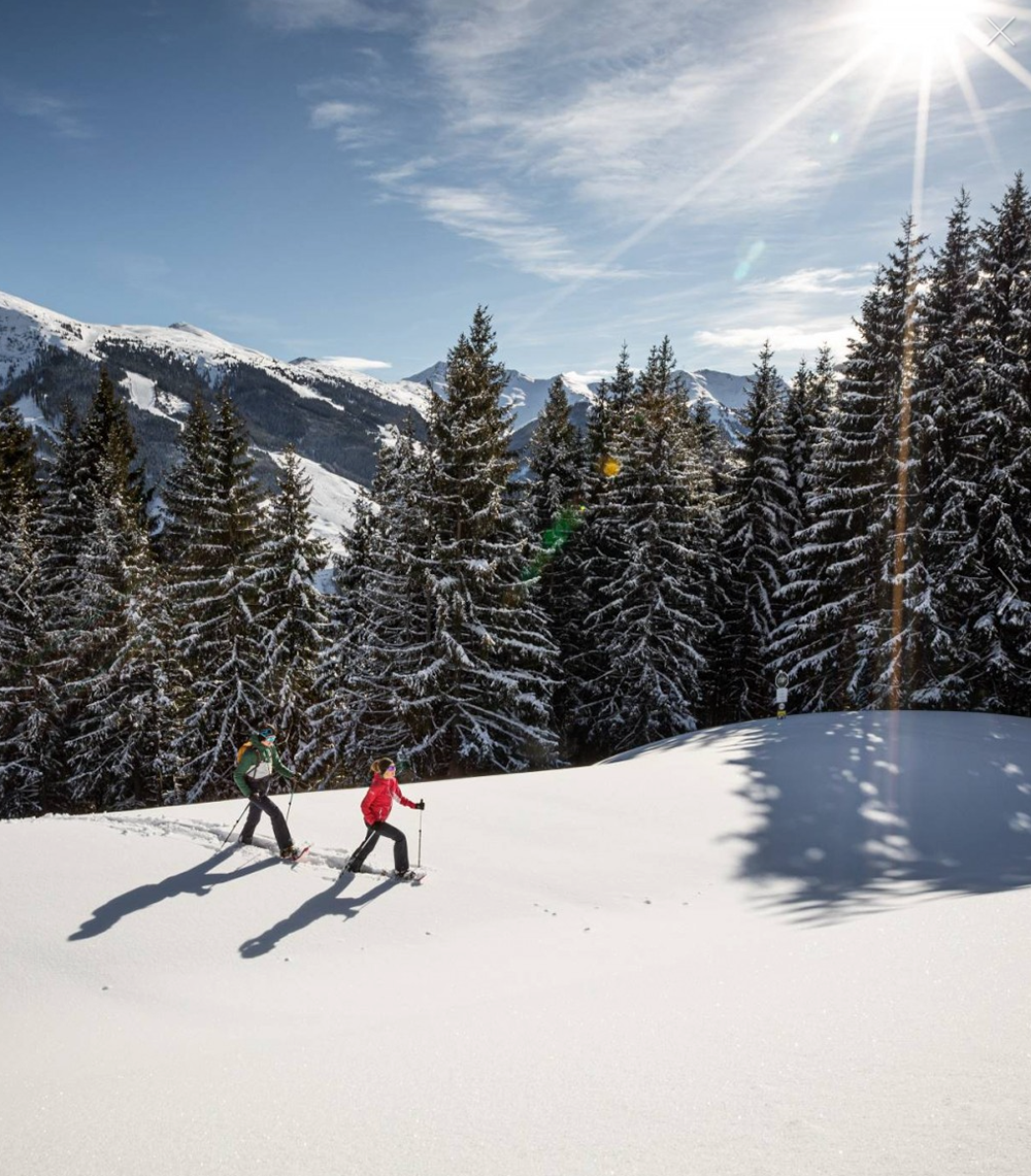 snow shoe hiking slazburg