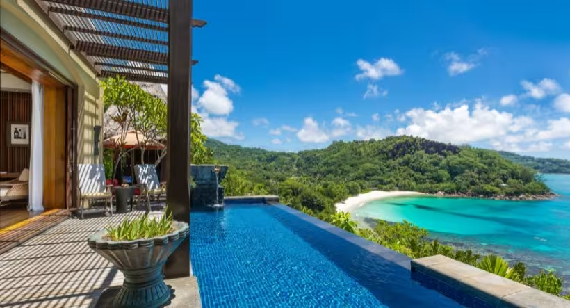 Private infinity pool villa at Anantara Maia overlooking the ocean